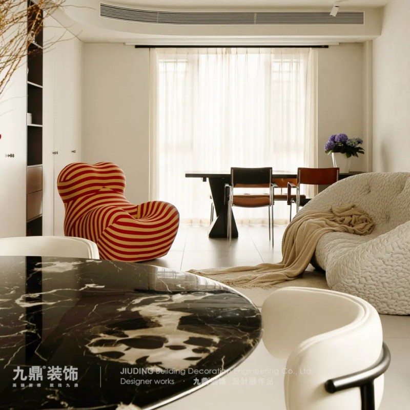 200㎡杭州文苑風(fēng)情現(xiàn)代簡約風(fēng)裝修案例 200㎡杭州文苑風(fēng)情現(xiàn)代簡約風(fēng)裝修案例